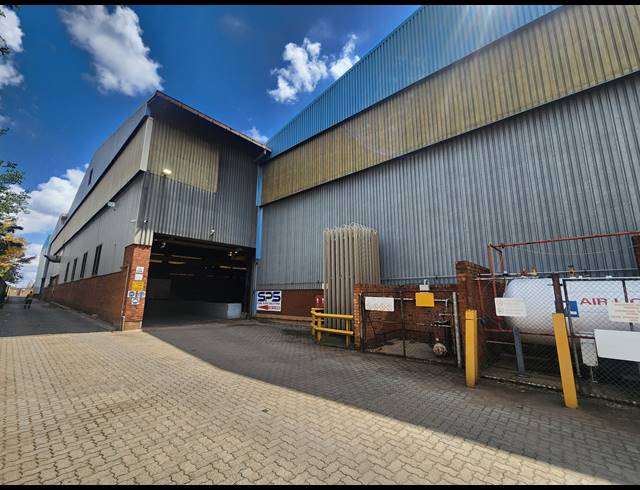 3,240M² WAREHOUSE TO LET IN ROODEKOP